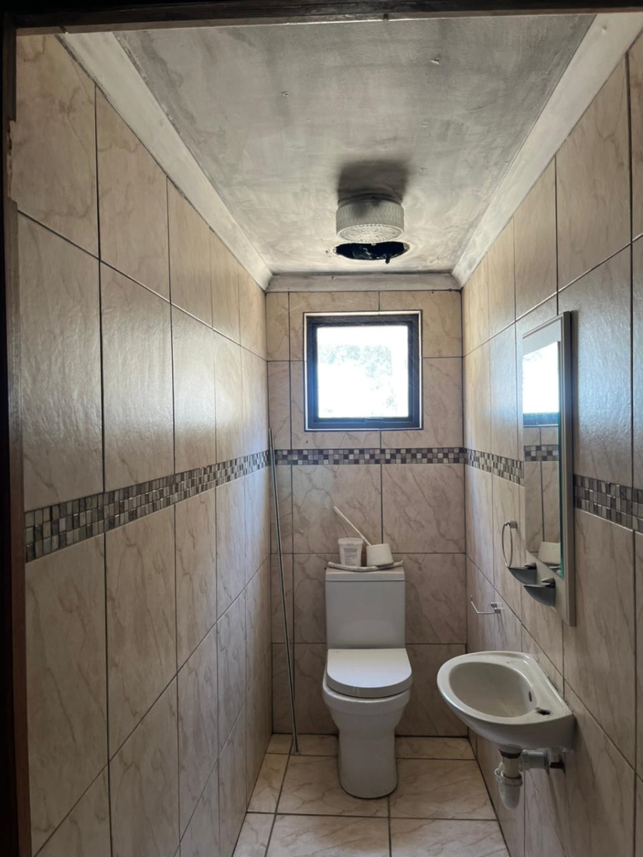 5 Bedroom Property for Sale in Hopefield Western Cape